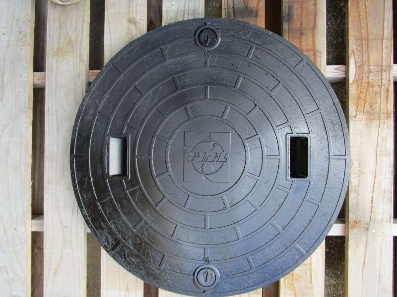 画像: ナショナル製浄化槽用の蓋　500タイプ（ロック付き）黒色